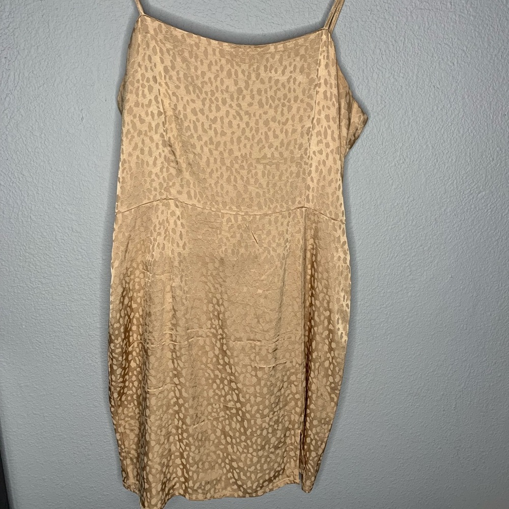 Satin beige cheetah dress